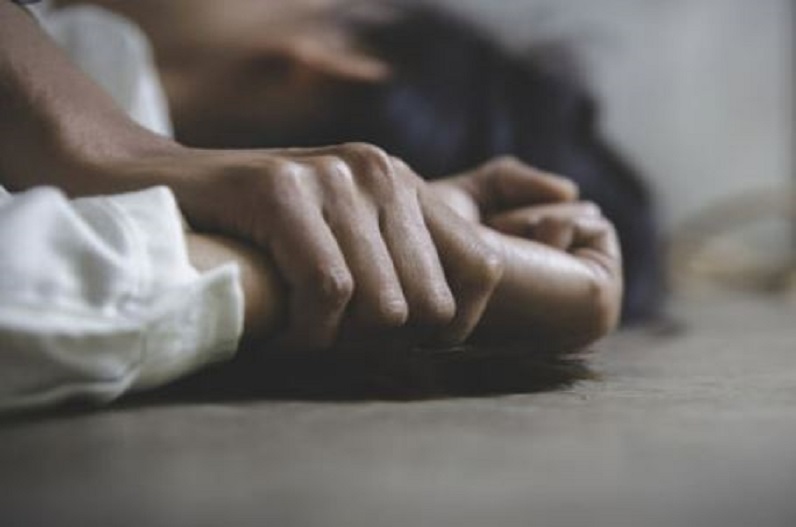 BIG NEWS: पिता ने अपनी किशोर बेटी से पहले मिटाई हवस, फिर गला दबाकर की हत्या