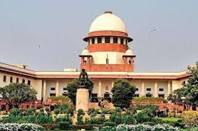 पिता की मौत के बाद महिला क्या बदल सकती है बच्चे का सरनेम, सुप्रीम कोर्ट ने सुनाया ये बड़ा फैसला