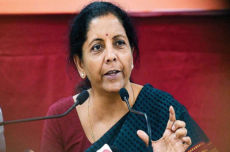 Swiss Banks: भारतीय नागरिकों के कुल इतने रुपये विदेशी बैंकों में जमा, वित्त मंत्री ने किया बड़ा खुलासा