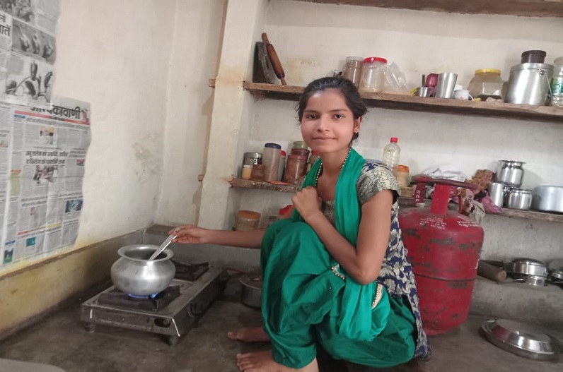 IBC24 Swarn Sharda Scholarship 2022 : 12वीं टॉपर उमा सोनी बोलीं- टीना डाबी हैं मेरी रोलमॉडल
