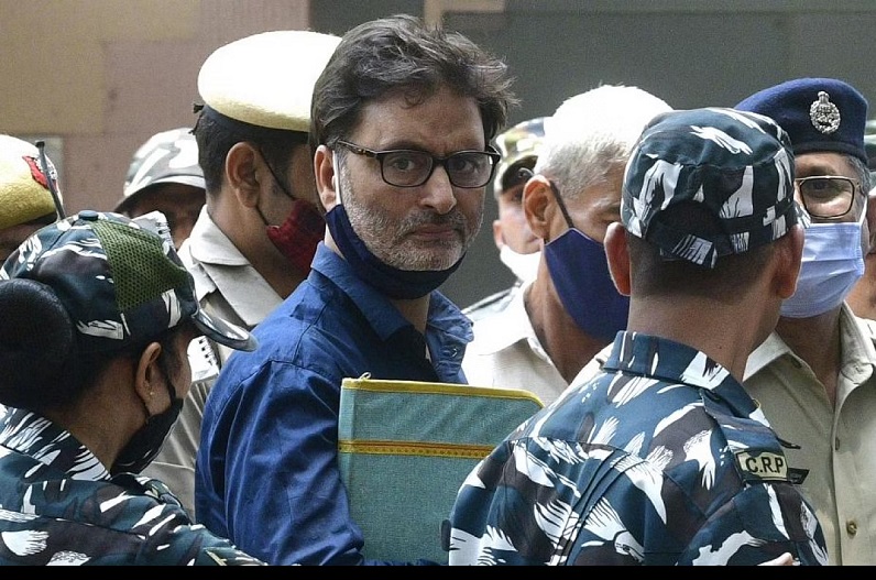 Yasin malik on strike in jail: आतंकी यासीन मलिक का तिहाड़ जेल में भूख हड़ताल, सरकार से कर रहा ये मांग