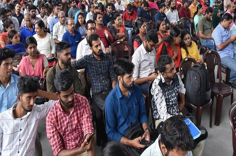 10 लाख पदों पर होगी भर्ती, केंद्र सरकार ने दिए निर्देश, जानें कब और कैसे करें आवेदन