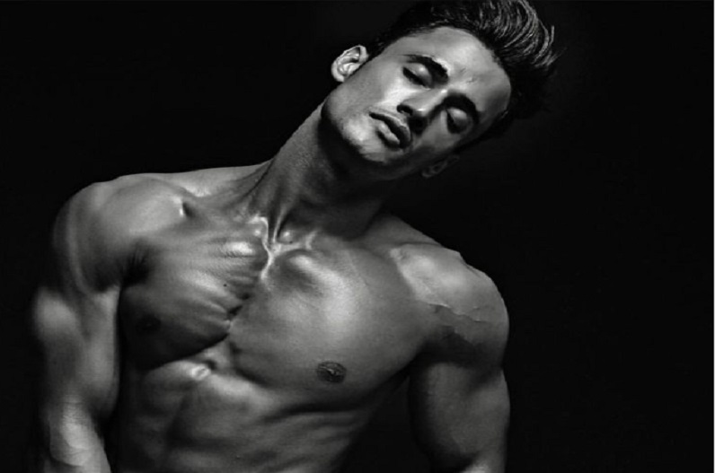 रणवीर के बाद अब आसिम रियाज ने शेयर की न्यूड तस्वीरें, कैप्शन में लिखा कुछ ऐसा कि हैरान रह गए लोग