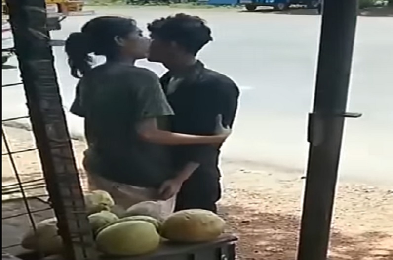 Girlfriend Starts kissing to Boyfriend