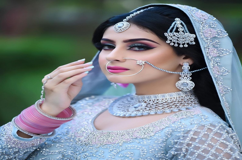 Isha Malviya: बाली उमर में शुरू की थी मॉडलिंग, ‘उडारियां’ फेम ईशा मालवीय का कातिल लुक्स देख हो जाएंगे फिदा, यकीन नहीं है तो देखें ये तस्वीरें