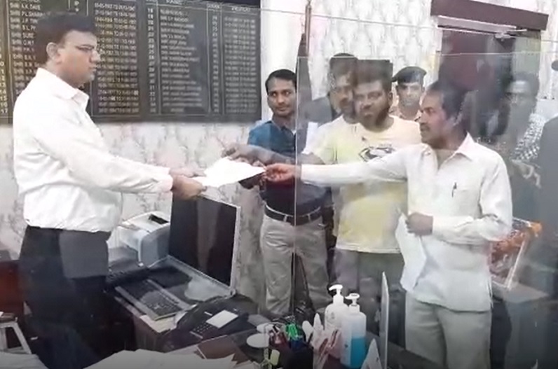 न्यू लाइफ हॉस्पिटल अग्निकांड : इकलौते बेटे खोने के बाद पिता ने एसपी से लगाई गुहार, की ये मांग