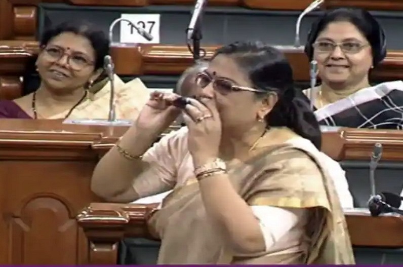 अब नहीं सही जाती ये महंगाई, सदन में कच्चा बैंगन खाने लगी महिला सासंद, कही ये बात
