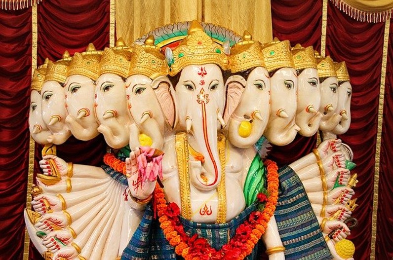 पद, प्रतिष्ठा, ऐश्वर्य के लिए 10 दिन करें भगवान गणेश के 10 रूपों की आराधना