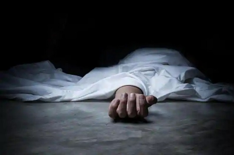 खेत में काम करने गया था परिवार, वापस लौटे तो उड़ गए सभी के होश, जब घर के अंदर इस हाल में मिला शख्स