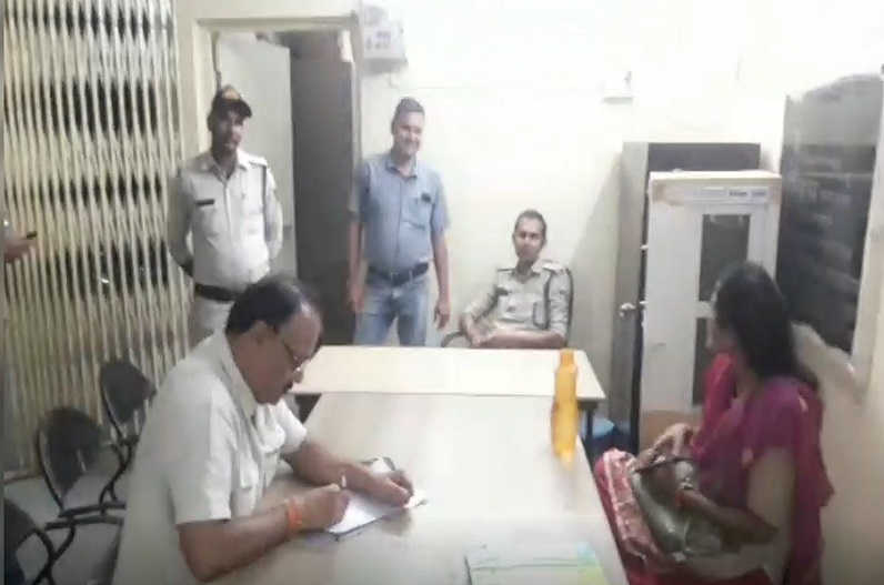 क्लीनिक में महिलाओं का इलाज नहीं होता था ये काम, डॉक्टर को इस हालत में देख पुलिस की फटी रह गई आंखें!