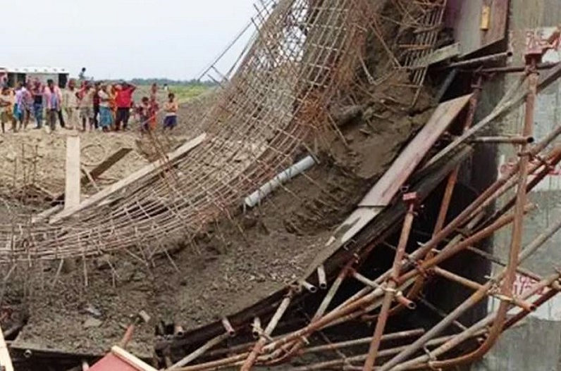 Under-construction bridge collapsed