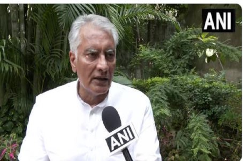 गुलाम नबी आजाद के इस्तीफे पर भाजपा-कांग्रेस में सियासी रार: BJP ने कहा पार्टी का हो रहा अंत, कांग्रेस ने कहा ये उनकी अपनी सोच