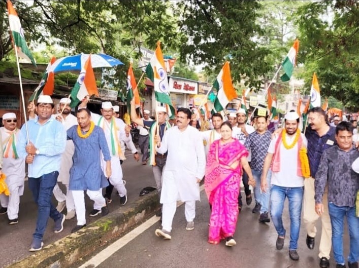 बिलासपुर में कांग्रेस कार्यकर्ताओं ने निकाली तिरंगा यात्रा, स्वतंत्रता सेनानियों को किया याद