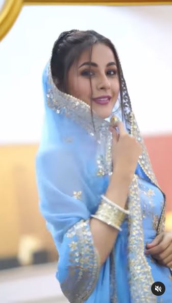 वर्कफ्रंट की तो शहनाज गिल सलमान खान की फिल्म 'किसी का भाई किसी की जान' से बॉलीवुड में डेब्यू करने वाली हैं। 'किसी का भाई किसी की जान' में सलमान खान, शहनाज गिल के अलावा पूजा हेगड़े, जस्सी गिल, सिद्धार्थ निगम, पलक तिवारी, राघव जुयाल जैसे स्टार्स हैं।