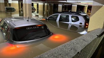 बेंगलूरु शहर में इकोस्पेस के पास आउटर रिंग रोड और सिल्क बोर्ड जंक्शन और वरधुर में बाढ़ ने कहर बरपाया है। आईटी कॉरिडोर पूरी तरह जलमग्न हो गया है।