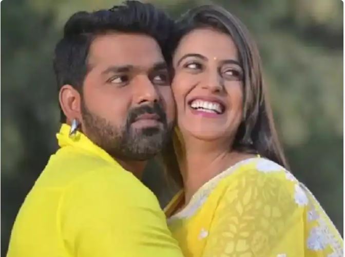 अक्षरा सिंह और पवन सिंह के बीच का प्यार कोई राज नहीं था और काफी समय तक दोनों के बीच एक रिलेशनशिप रहा. दोनों के बीच का रिश्ता एक बेहद बुरे नोट पर खत्म हुआ क्योंकि अक्षरा सिंह ने पवन सिंह पर धोखाधड़ी और प्रताड़ना का आरोप लगाया.