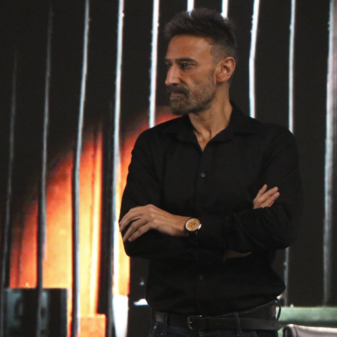 27 सितंबर 1968 को दिल्ली में जन्में राहुल देव के पिता हरि देव दिल्ली के पूर्व कमिश्नर रह चुके हैं, हालांकि अब अभिनेता के पिता इस दुनिया में नहीं है। राहुल देव की पूरी पढ़ाई दिल्ली से ही हुई है। उन्होंने अपने करियर की शुरुआत साल 2000 में की थी।