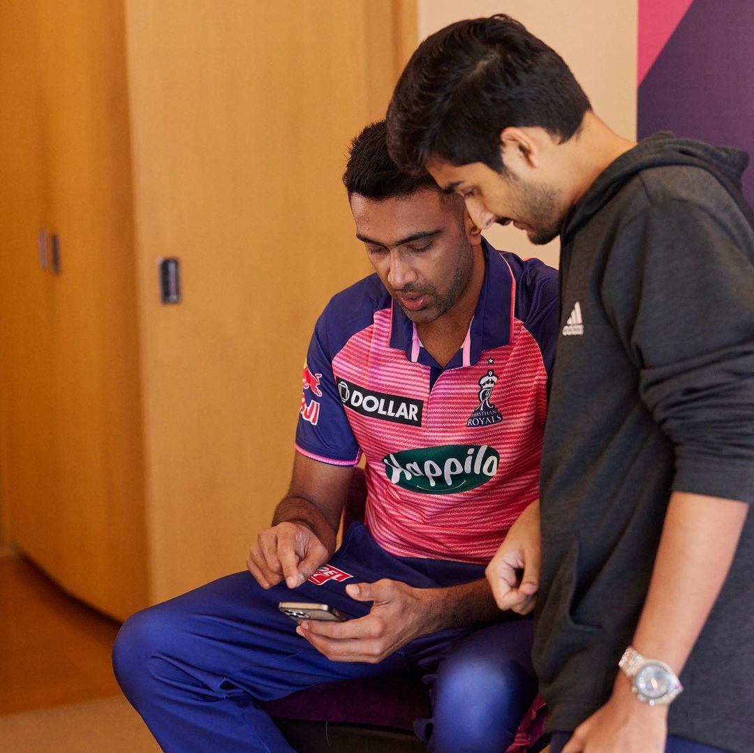 वह टेस्ट क्रिकेट में सबसे कम मैच में 50, 100, 150 और 200 विकेट चटकाने वाले भारतीय खिलाड़ी है। साथ ही वह सबसे तेज 250 और 300 विकेट लेने के मामले में दुनिया में पहले नंबर पर हैं। उन्होंने अपने 45वें टेस्ट में 250वां और 54वें टेस्ट में 300वां विकेट हासिल किया। उन्होंने 18 टेस्ट मैच में ही अपने 100 विकेट पूरे कर लिए थे।