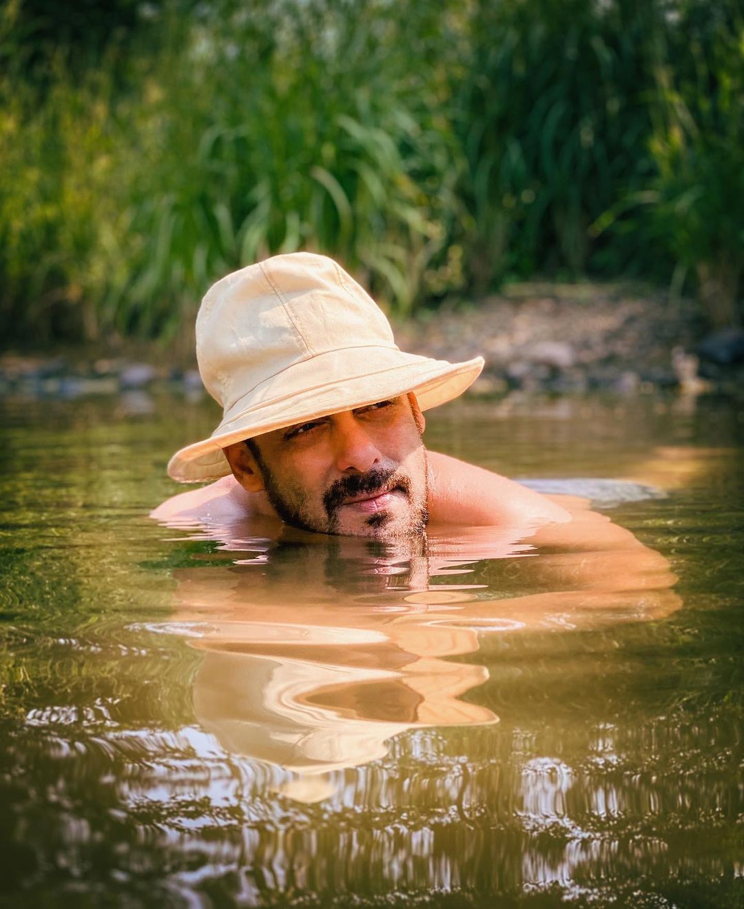 ये फिल्म साल 2014 में आई साउथ की फिल्म वीरम का हिंदी रीमेक है। इसमें बिग बॉस सीजन 15 की कंटेस्टेंट शहनाज गिल भी नजर आने वाली हैं।