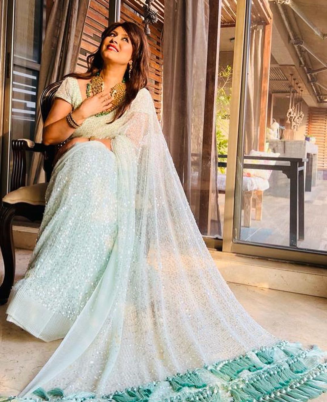 महिमा चौधरी ने साल 1997 में अपना बॉलीवुड डेब्यू किया। उनकी पहली फिल्म परदेस थी। जिमें उनके साथ शाहरुख खान दिखाई दिए थे। इस फिल्म ने उन्हें रातोंरात स्टार बना दिया था। इस फिल्म के बाद उन्हें ढेर सारी फिल्मों के ऑफर आने लगा।