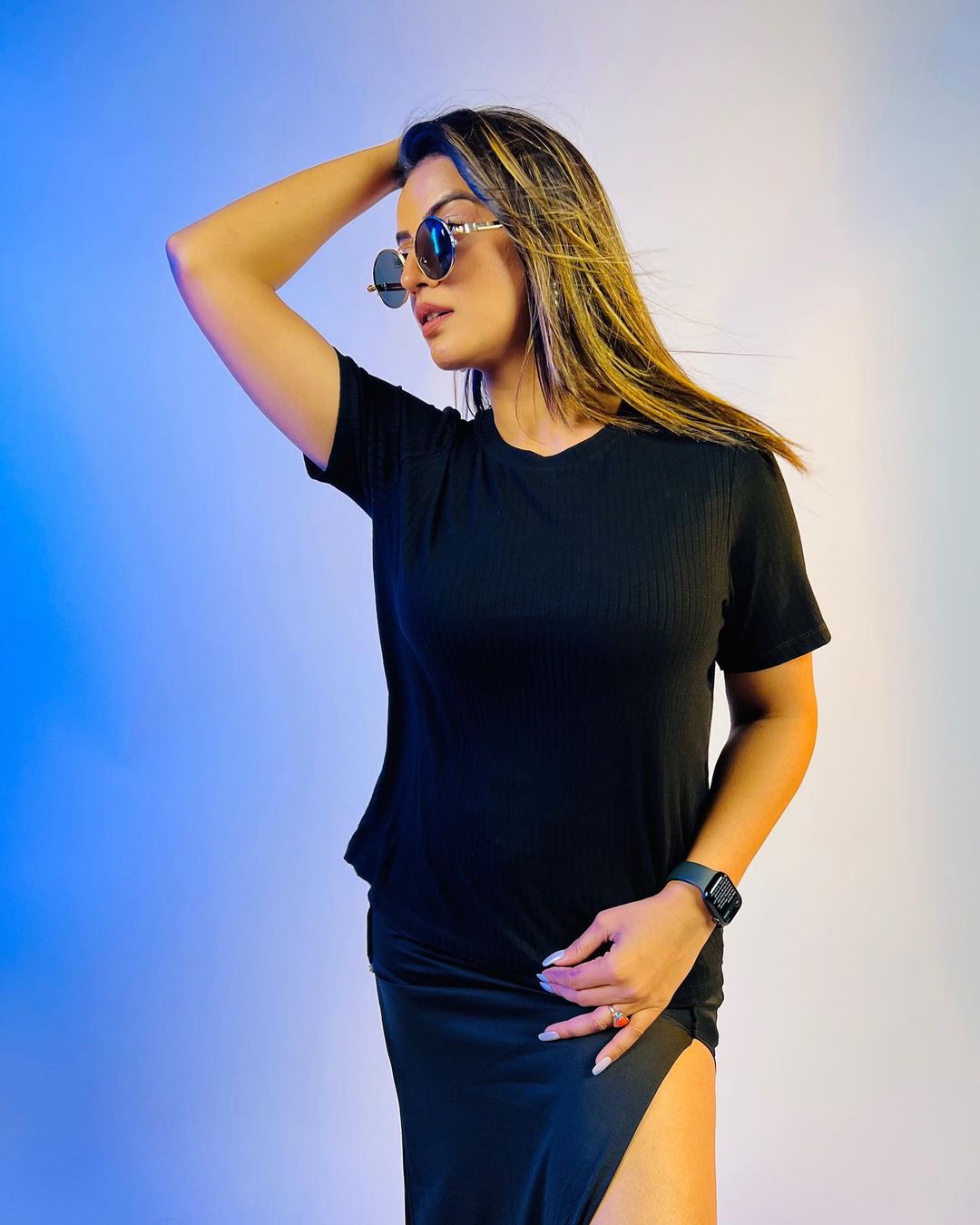 अक्षरा और पवन सिंह आज भले ही एक दूसरे को फूटी आंख नहीं भाते हों लेकिन एक दौर था जब दोनों ने पर्दे पर रोमांटिक सीन से तहलका मचा दिया।