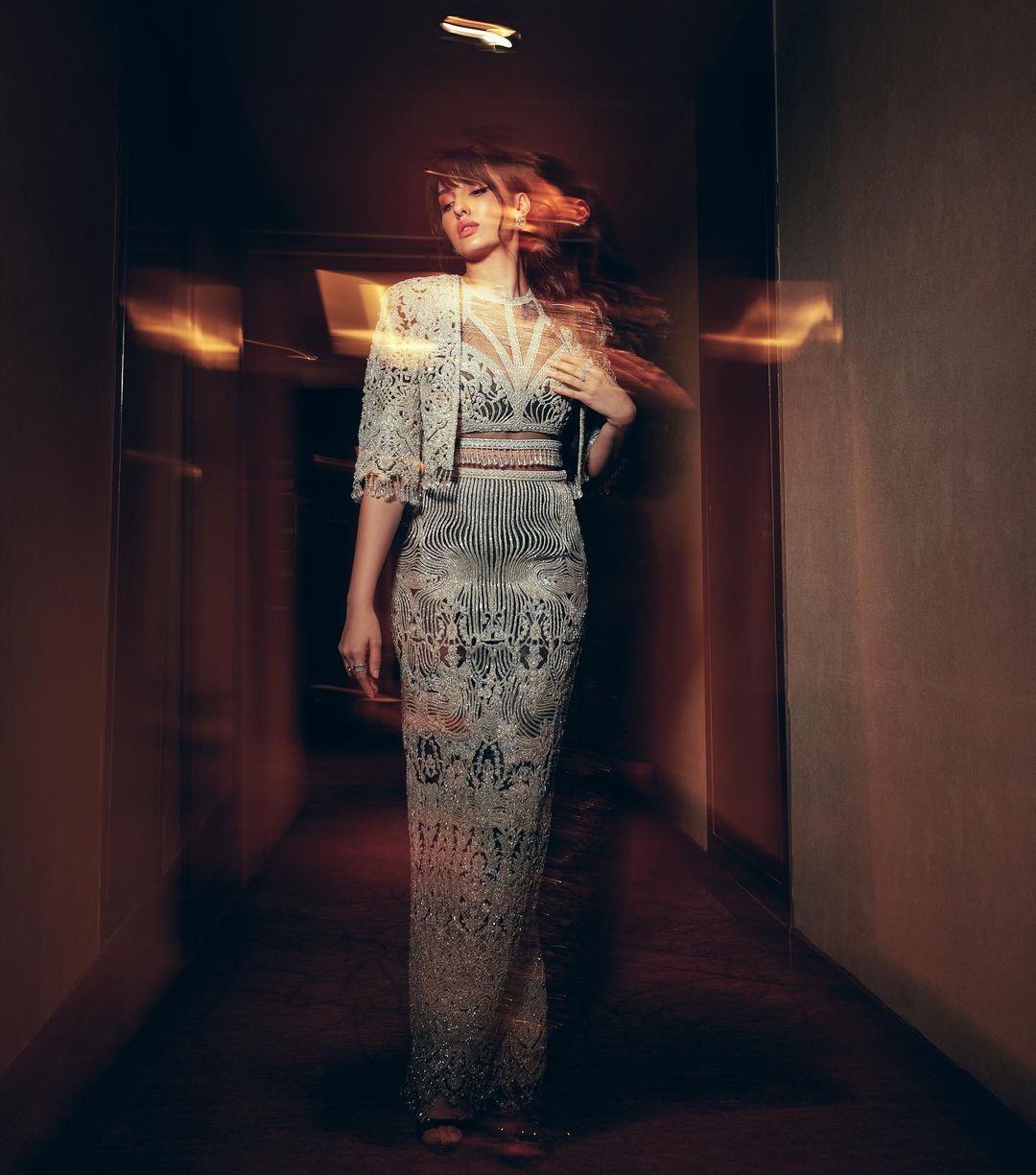 रा फेतही सोशल मीडिया पर काफी एक्टिव रहती हैं और आए दिन अपनी एक से बढ़कर एक तस्वीरें और वीडियो फैंस के साथ शेयर करती रहती हैं। नोरा फतेही की खूबसूरती पर हर किसी की नजरें थम रही हैं।