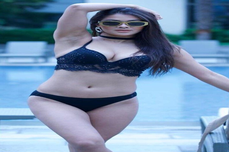 नम्रता मल्ला ने बिकिनी पहनकर किया ऐसा कैटवॉक, वीडियो देख फैंस की उड़ी रातों की नींद