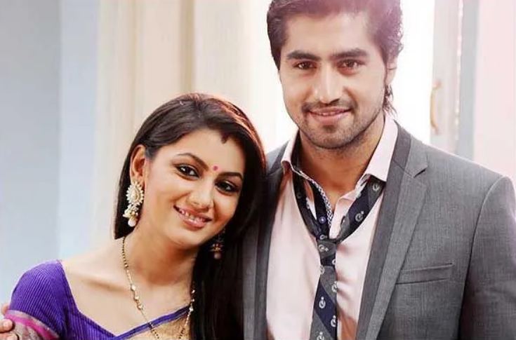 ‘दिल से दी दुआ’ और ‘सौभाग्यवती’ भव जैसे शो में में हर्षद चोपड़ा और सृति झा एक साथ काम कर चुके हैं। दोनों की केमिस्ट्री ऑन स्क्रीन फैंस को खूब पसंद आई थी। पर्दे पर दोनों की केमिस्ट्री इतनी शानदार थी कि रियल लाइफ में भी लोगों ने काफी वक्त तक सृति और हर्षद का नाम एक दूसरे के संग जोड़े रखा।