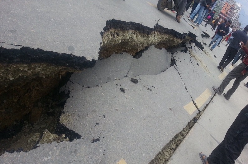 भूकंप के झटकों से दहली राजधानी, आसपास के इलाकों की भी 5.9 तीव्रता से हिली धरती, दहशत में लोग