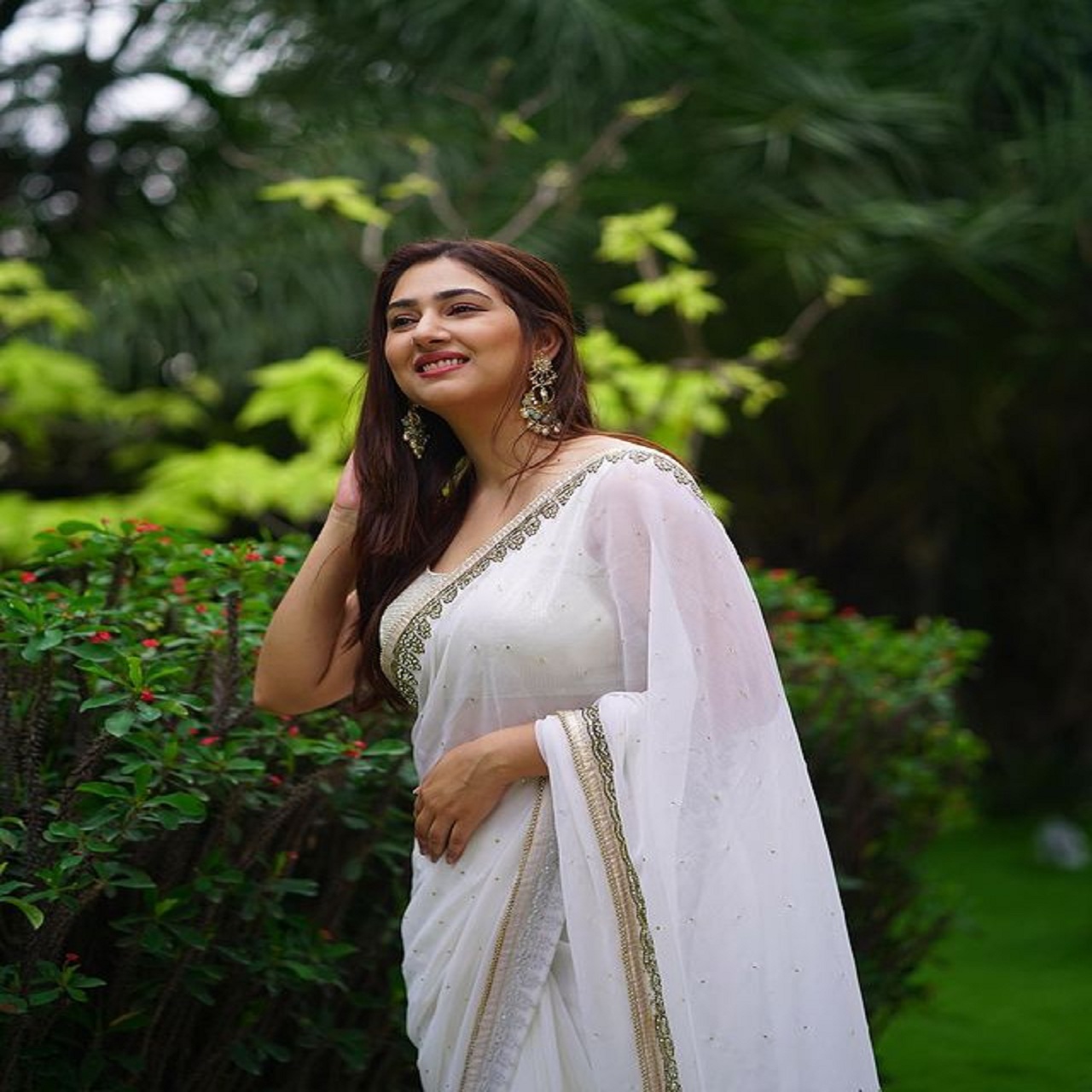 दिशा परमार अगस्त 2021 से एकता कपूर शो बड़े अच्छे लगते हैं 2 में प्रिया सूद का किरदार निभा रही हैं। लोग उनके इस रोल को खूब पसंद कर रहे हैं।