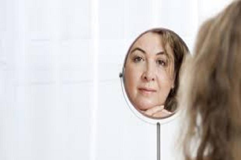 50 की उम्र में भी दिखना है जवान तो अपनाएं ये तरिका, डैमेज नहीं होगी स्किन