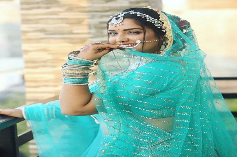 Bhojpuri actress Amrapali Dubey: इस खूबसूरत हसीना की मुस्कान पर मरता है यूपी-बिहार, देखें तस्वीरें