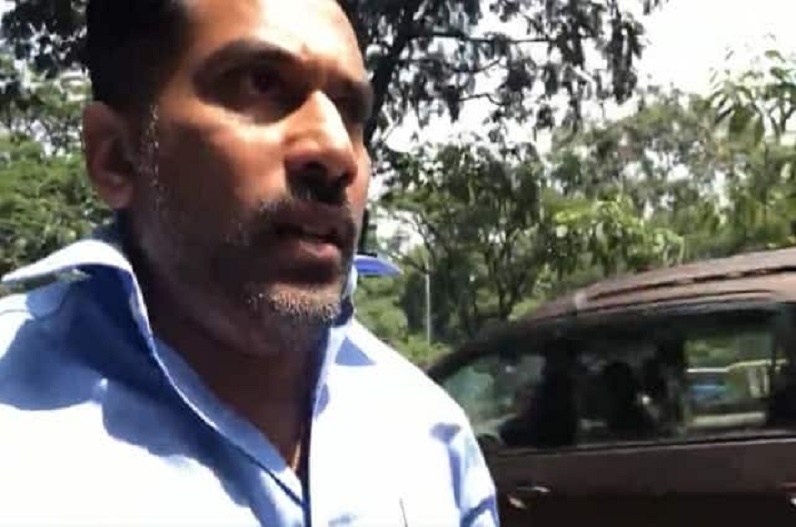 ऑपरेशन करने जा रहे डॉक्टर की ट्रैफिक में फंसी कार, जिंदगी बचाने लगाई 3KM की दौड़, जमकर हो रही तारीफ