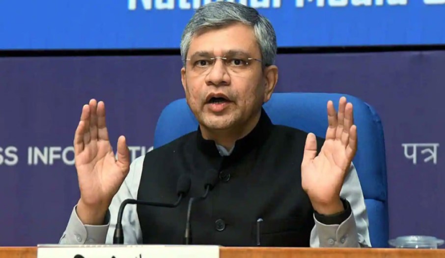 बड़ी राहत : ट्रेन में महिलाओं को मिलेगी कंफर्म सीट, रेल मंत्री अश्विनी वैष्णव ने किया ऐलान