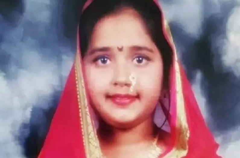 पहचानिए… वायरल फोटो में क्यूट दिख रही ये बच्ची कौन हैं? जानने के लिए पढ़िए पूरी खबर