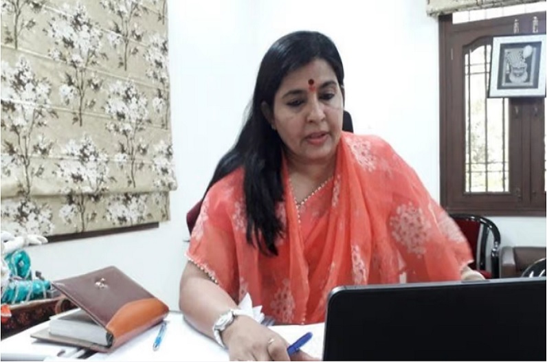 निगम कमिश्नर से पंगा लेना पड़ा भारी, इस नगर निगम की महापौर बर्खास्त, 6 साल तक नहीं लड़ पाएंगे चुनाव