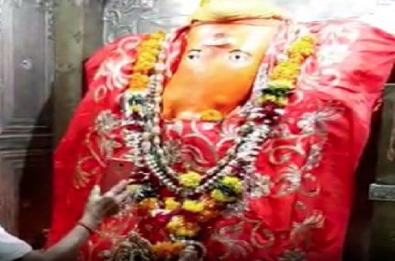 मॉडर्न हुए गणेश जी! मोबाइल पर सुनते हैं भक्तों की प्रार्थना, करते हैं हर समस्या का समाधान