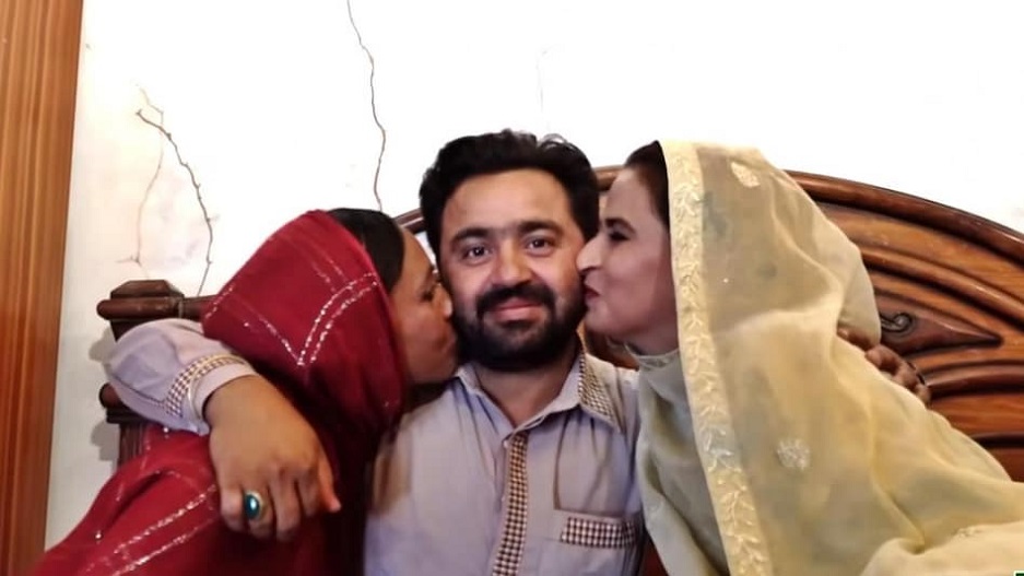 दो महिलाओं ने की एक ही युवक से शादी, कहा- ‘दूसरे मर्दों में नहीं है वो बात, जो उसमें हैं’, जानें क्या है राज