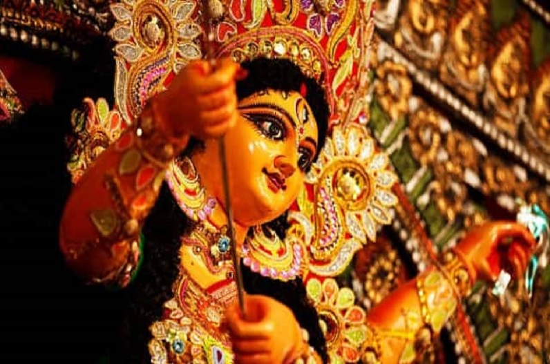 शारदीय नवरात्रि 26 सितंबर से शुरू हो चुका गया है। इस बार शारदीय नवरात्रि का समापन नवमी तिथि 4 अक्टूबर को होगा और 5 अक्टूबर दशमी तिथि को दुर्गा विसर्जन किया जाएगा। इन 9 दिनों में माता रानी के 9 स्वरूपों की पूजा की जाती है।