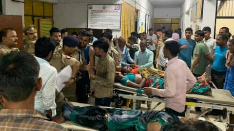 कानपुर में शनिवार रात भीषण सड़क हादसे में 26 लोगों ने अपनी जान गंवा दी। घटना में 20 से अधिक लोग घायल हुए हैं जिन्हें अस्पताल में भर्ती कराया गया है।