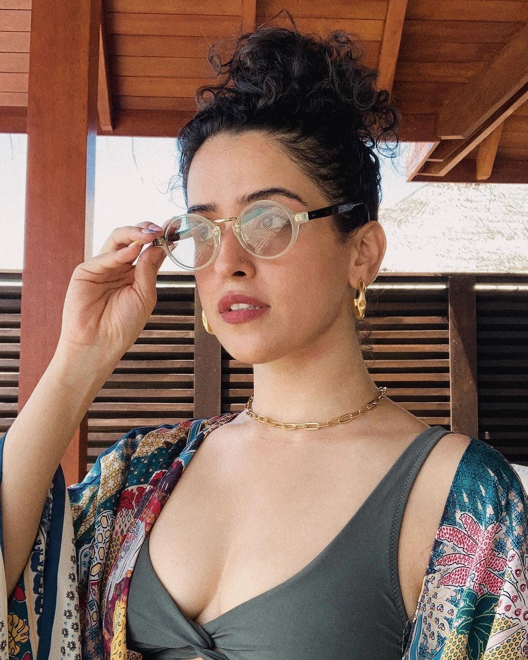 वहीं एक्ट्रेस की वर्कफ्रंट की बात करें तो हाल ही में सान्या फिल्म HIT में नजर आई थीं। इस फिल्म में उनके साथ राजकुमार राव थे, हालांकि, यह फिल्म कुछ खास कमाल नहीं कर पाई थी।