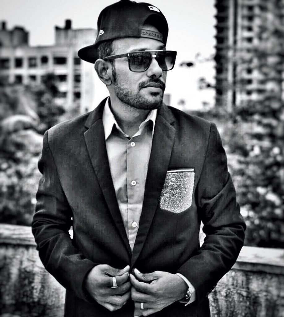 बॉलीवुड और डांस इंडस्ट्री के जाने माने चेहरे धर्मेश यलेंडे आज अपना 39 वां जन्मदिन मना रहे हैं। भारत में डांस सीखने वाला हर बच्चा इन्हे जानता हैं।