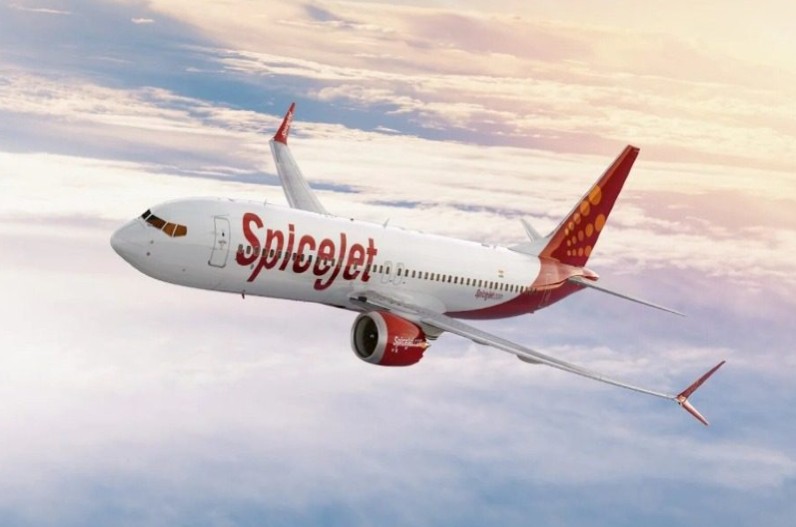 SpiceJet Pilots Salary Hike : स्पाइसजेट ने पायलटों को दिया दिवाली तोहफा, इस दिन से बढ़कर मिलेगी सैलरी