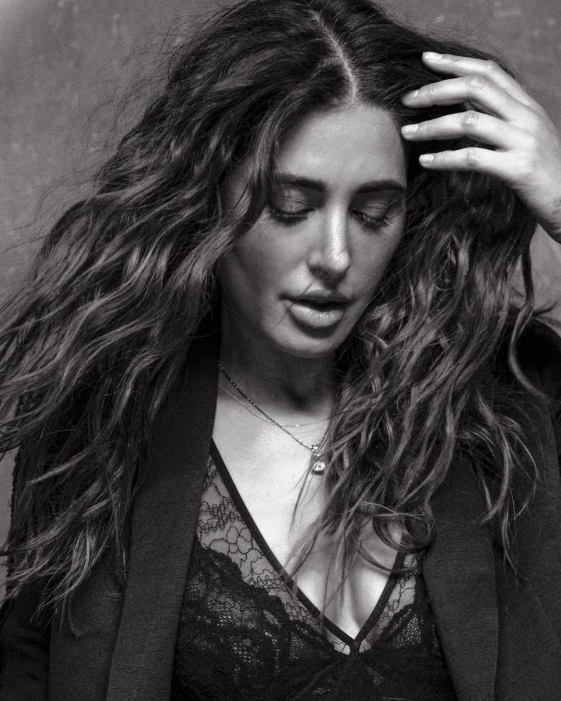 happy Birthday nargis Fakhri