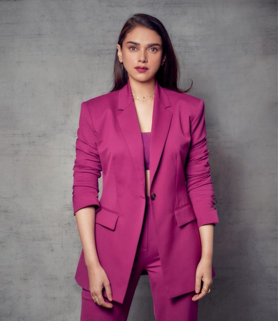 अदिति की फिल्म ये साली जिंदगी को लोगो ने खूब पसंद किया। उसके पद्मावत जैसी बल्कबस्टर को कौन भूल सकता हैं।