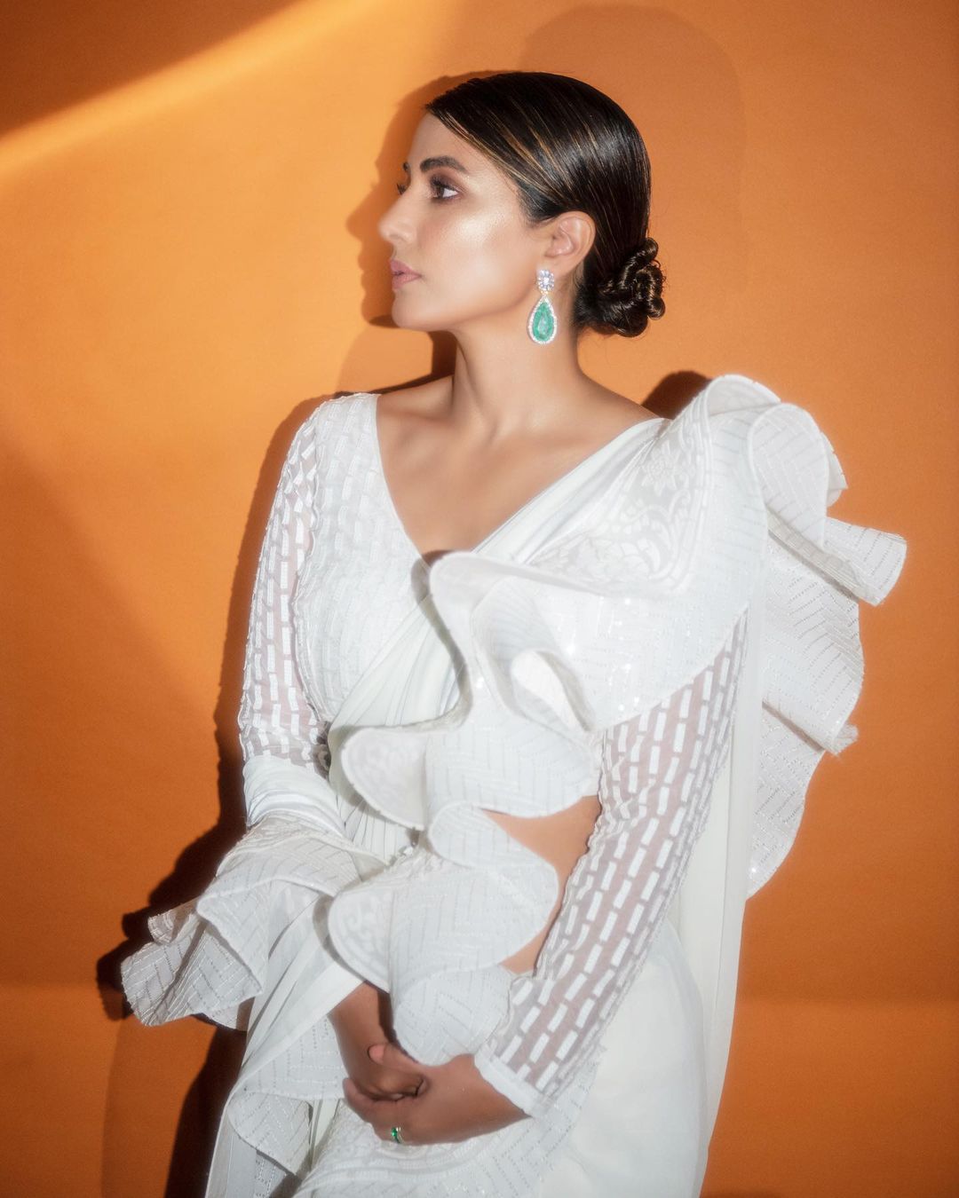 टीवी की संस्कारी बहु हिना खान अब बेहद बोल्ड और स्टाइलिश लगती है। हिना खान ने स्टार प्लस पर सीरियल 'ये रिश्ता क्या कहलाता है' से डेब्यू किया। दो अक्तूबर को अपना जन्मदिन मनाने वालीं हिना के लुक में भी काफी बदलाव हुआ है।