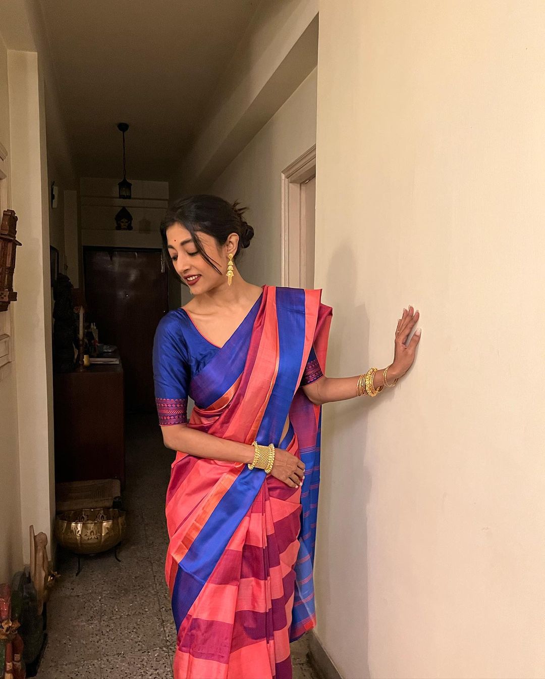 दोनों सालों तक अर्जुन देब को डेट कनरे के बाद अभिनेत्री ने साल 2017 शादी रचा ली। पाओली के पति गुवाहाटी के एक रेस्तरां के मालिक है। दोनों कपल की जोड़ी उस टाइम काफी ज्यादा पसंद किया गया।