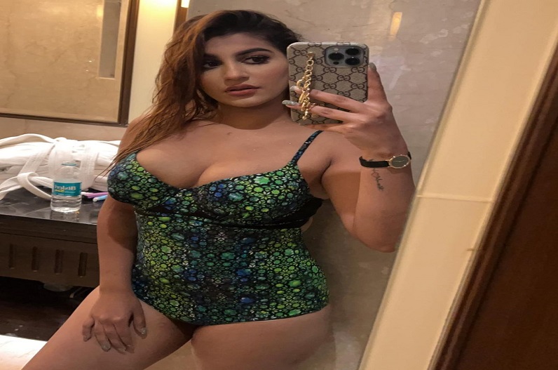 ग्रीन मोनोकिनी में याशिका आन्नंद ने बढ़ाया इंटरनेट का पारा, वायरल हुई हॉट फोटोज