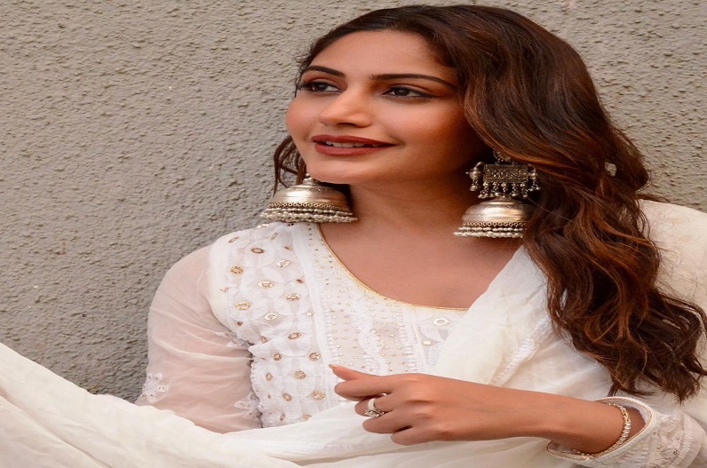 ट्रेडिशनल अवतार में ‘नागिन’ की इस हसीना ने ढाया कहर, तस्वीरें देख उड़ जाएंगे होश