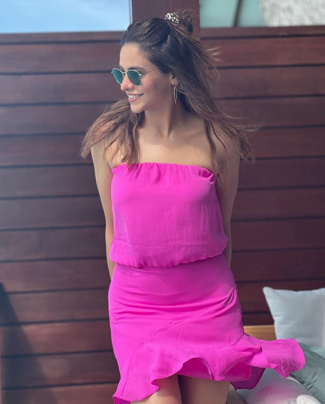 टीवी एक्ट्रेस आमना शरीफ सोशल मीडिया पर एक बार फिर अपने हॉट अवतार को लेकर सुर्खियों में है। अपनी इन हालिया तस्वीरों में आमना शरीफ का सिज़लिंग अवतार देख फैन्स मदहोश हो रहे हैं।